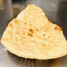 35. Garlic Naan (bord)